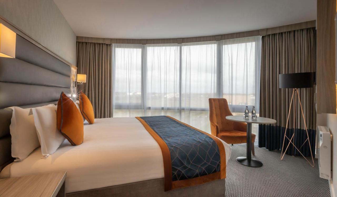 Metro Hotel Dublin Airport แซนทรี ภายนอก รูปภาพ