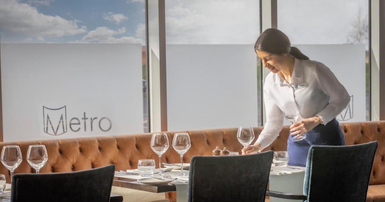 Metro Hotel Dublin Airport แซนทรี ภายนอก รูปภาพ