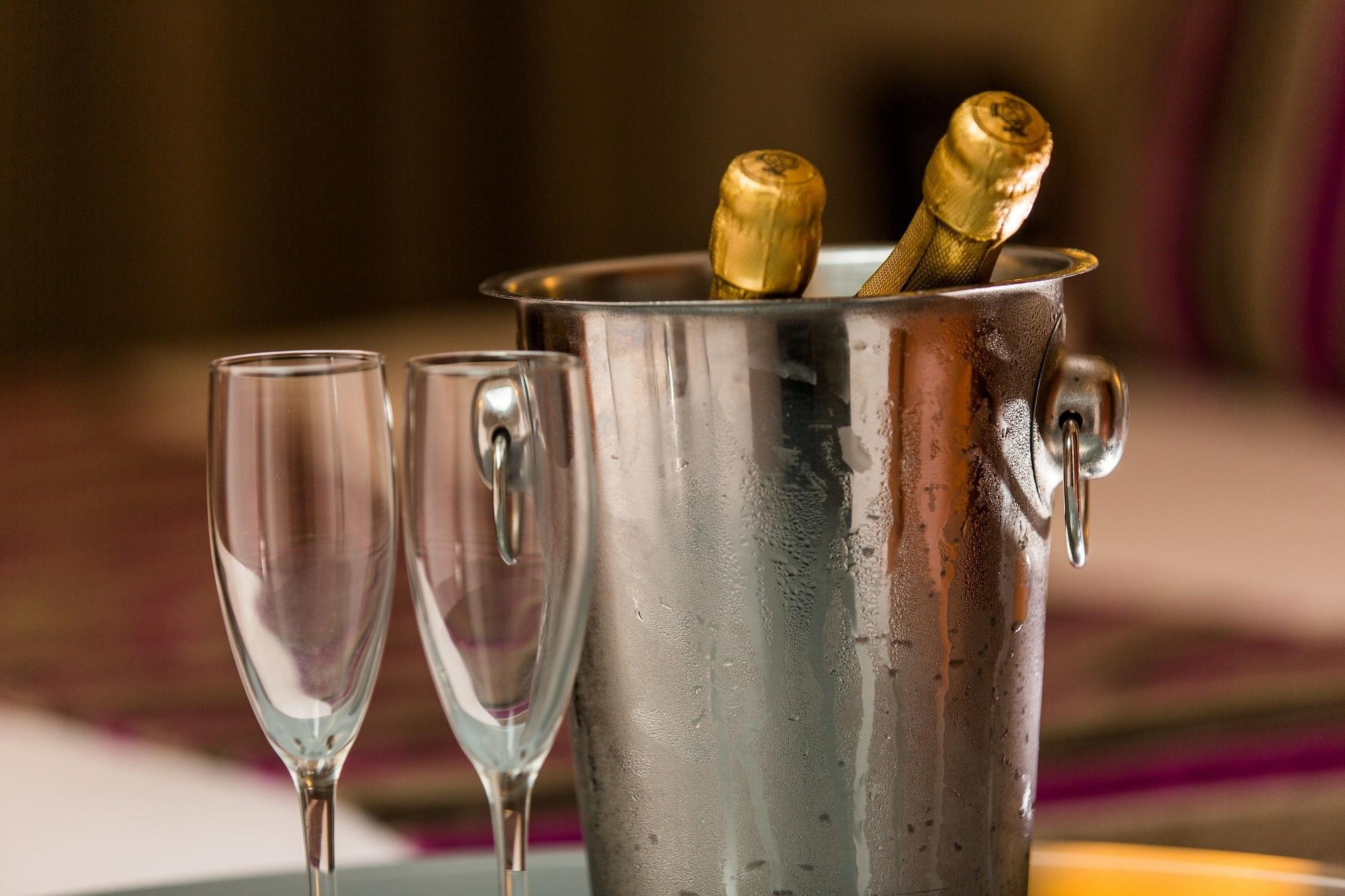 Metro Hotel Dublin Airport แซนทรี ภายนอก รูปภาพ