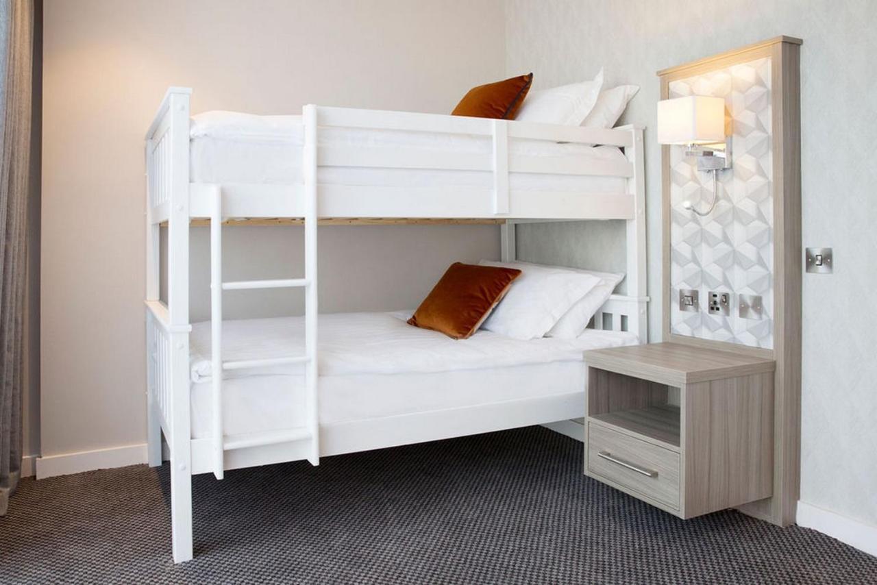 Metro Hotel Dublin Airport แซนทรี ภายนอก รูปภาพ