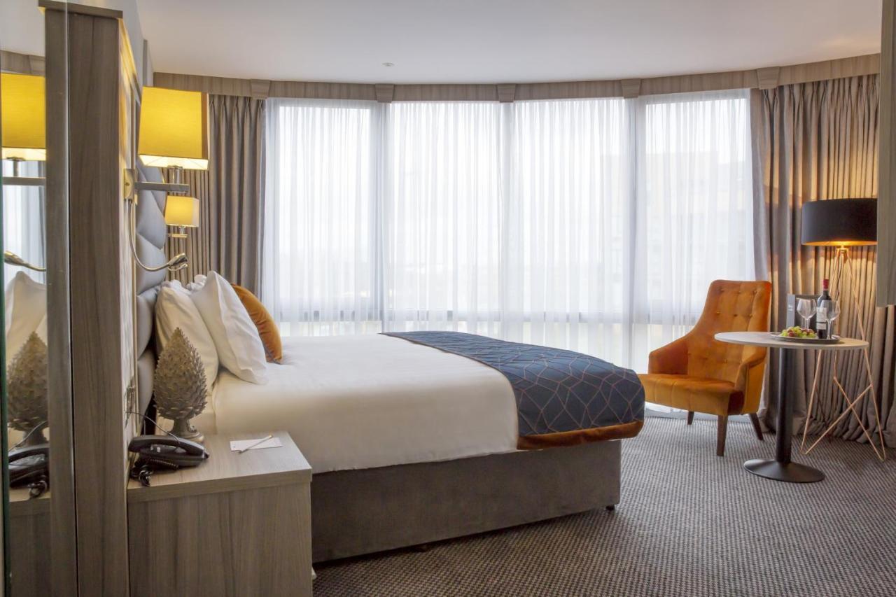 Metro Hotel Dublin Airport แซนทรี ภายนอก รูปภาพ